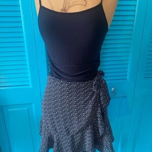 Forever 21 cute wrap skirt medium
